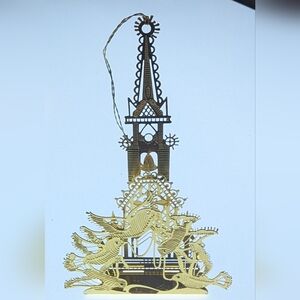 Golden lace gold-plated ornament by Tamerlane church and doves